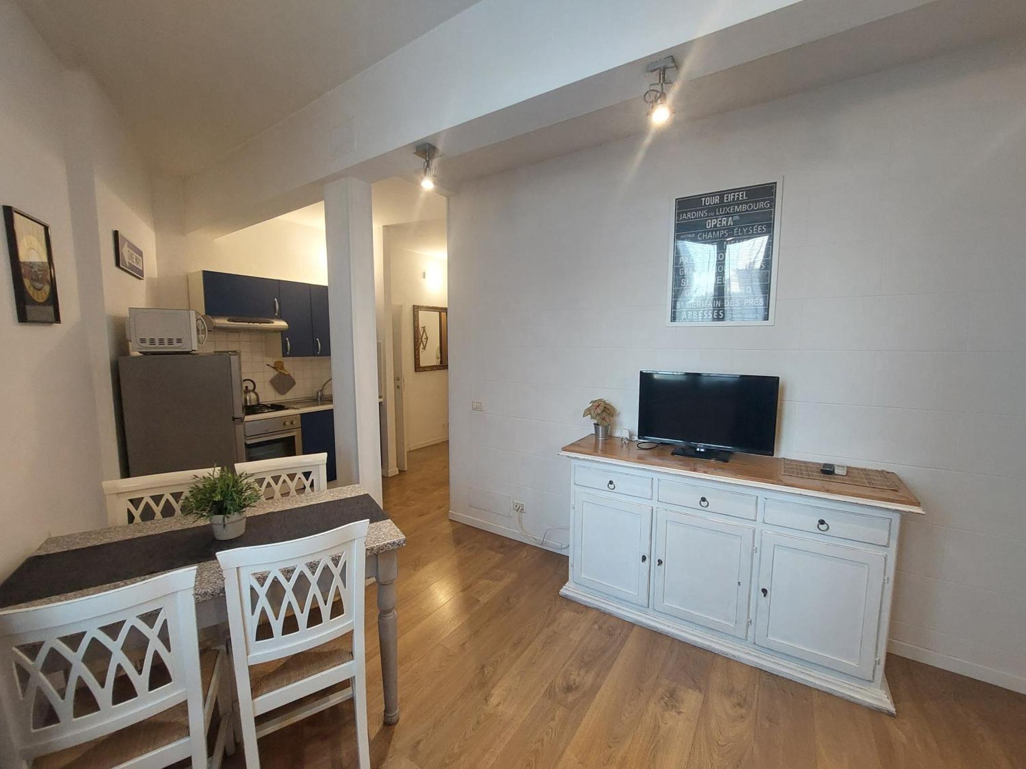 Little Palm Apartment *